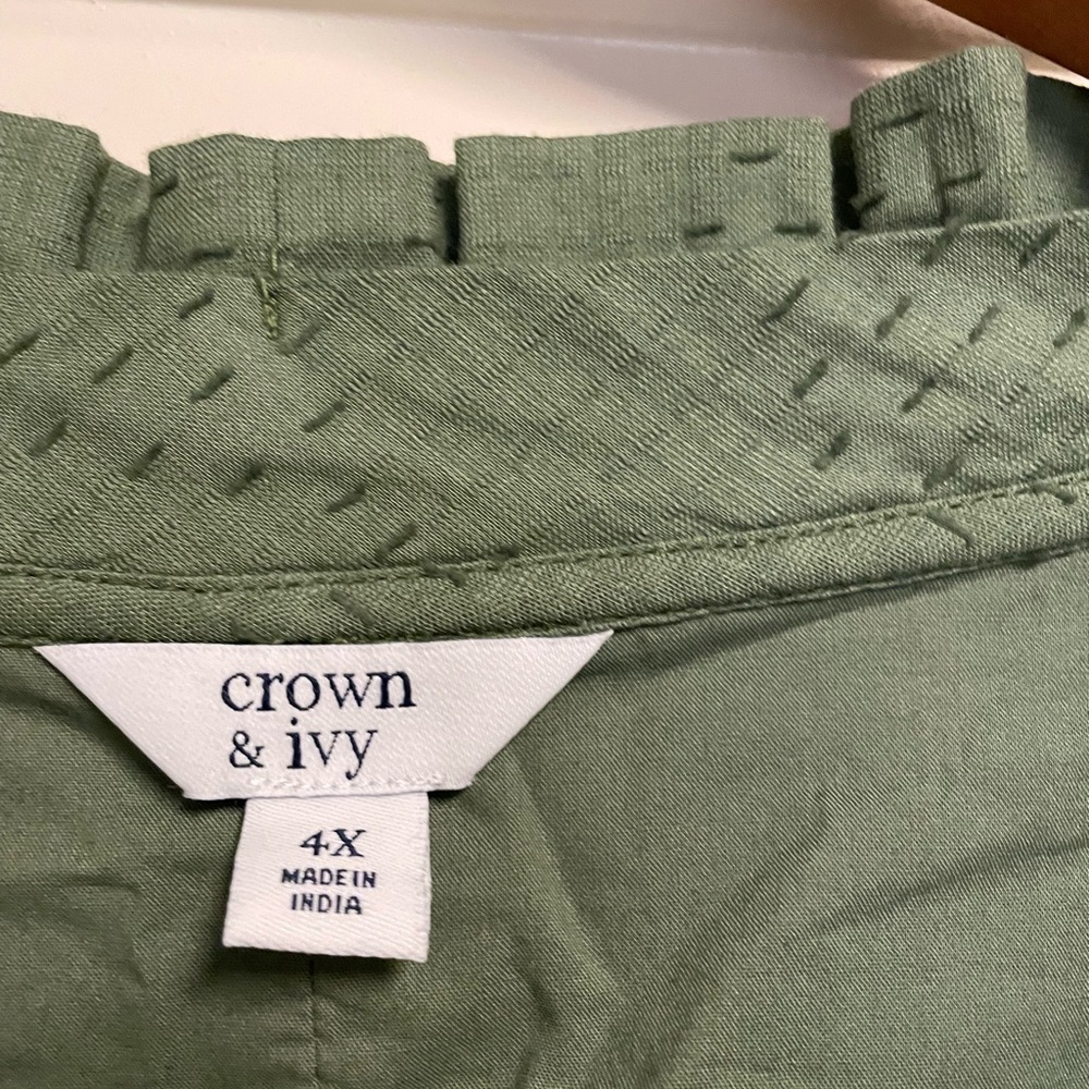 crown & ivy Green Blouse